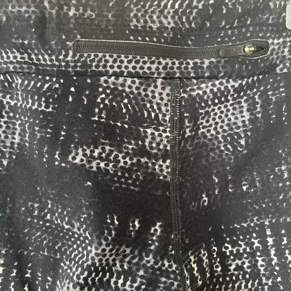 Nike Dri-Fit Reflective Cropped Running Athletic Capri Leggings Black Medium - Picture 5 of 11